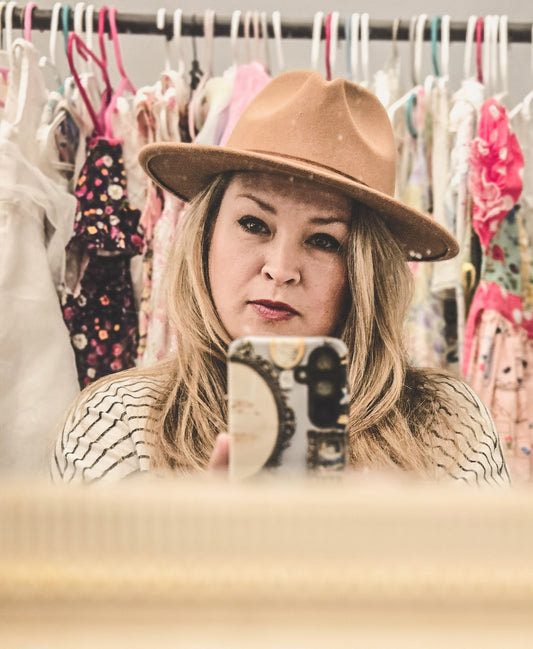 Travel Back in Time with the Vintage Hearts Club: Thoughtful Vintage-Inspired Gifts with a Story to Tell