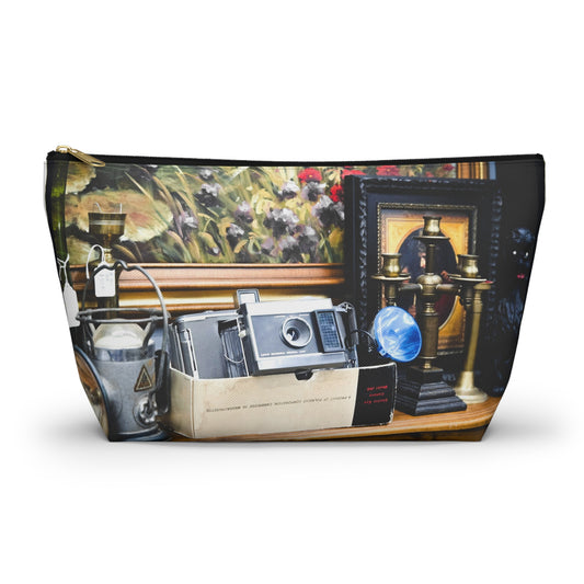 Vintage-Inspired Accessory Pouch, Stylish Makeup Bag, Retro Camera Gift, Travel Organizer, Unique Storage Case