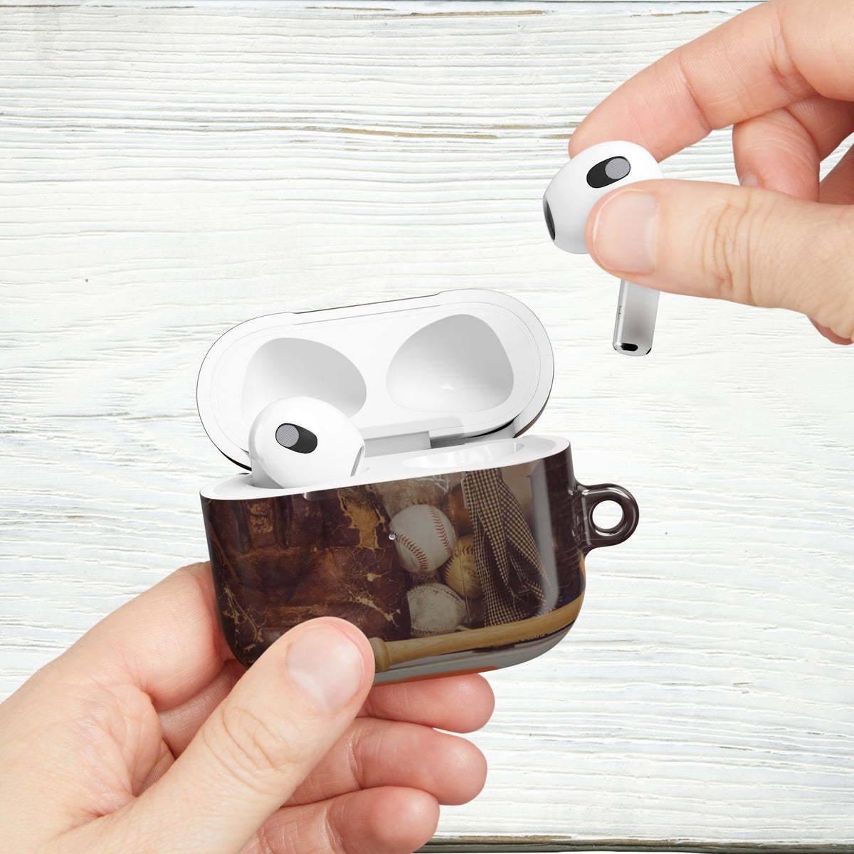 Vintage Baseball AirPods & AirPods Pro Case – Glove & Ball Protective Cover
